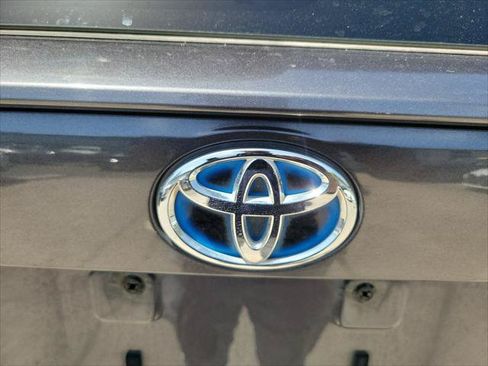 Used 2020 Toyota RAV4 XLE w/ All Weather Liner Package AWD/4WD image 9