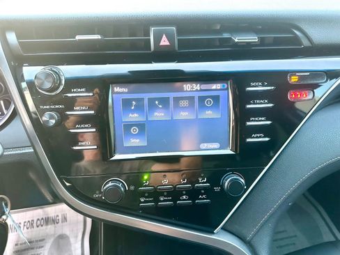 Used 2018 Toyota Camry LE FWD image 15