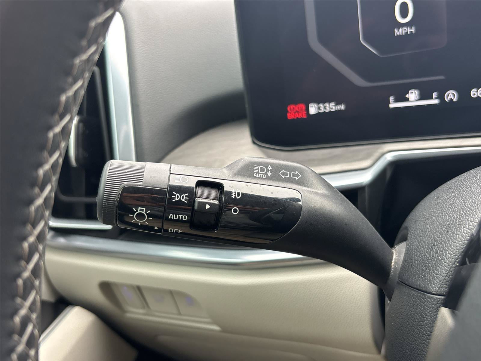 Used 2025 Kia Sorento SX AWD/4WD image 5