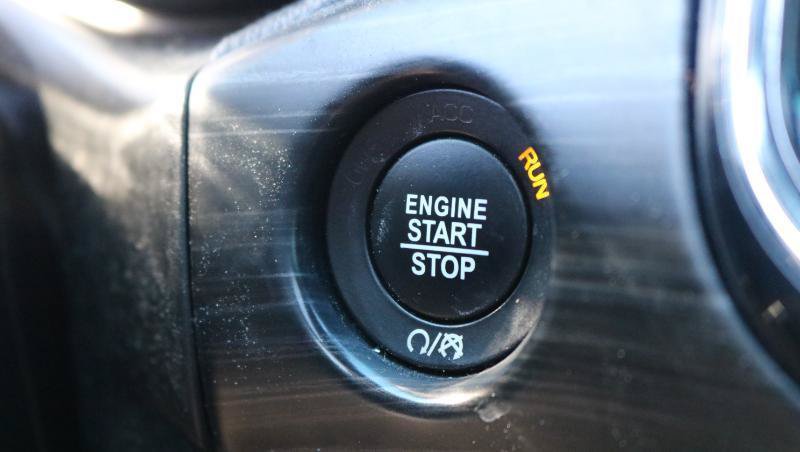 Used 2019 Jeep Grand Cherokee Altitude AWD/4WD image 13