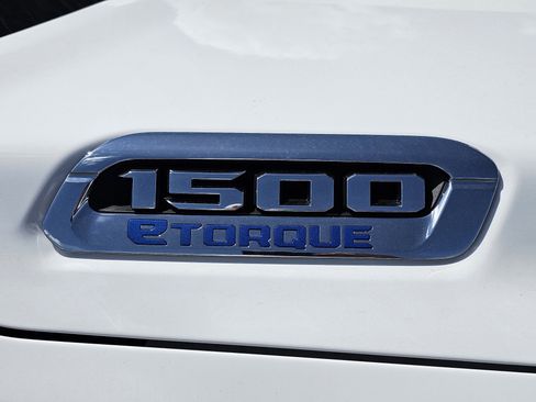 New 2026 RAM 1500 Laramie AWD/4WD image 7