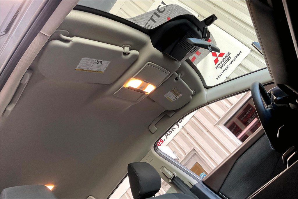Used 2023 Nissan Rogue S AWD/4WD image 13
