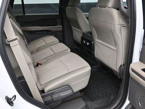 Used 2021 Ford Expedition XLT RWD image 10