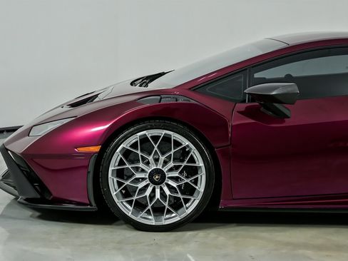 Used 2022 Lamborghini Huracan STO image 11