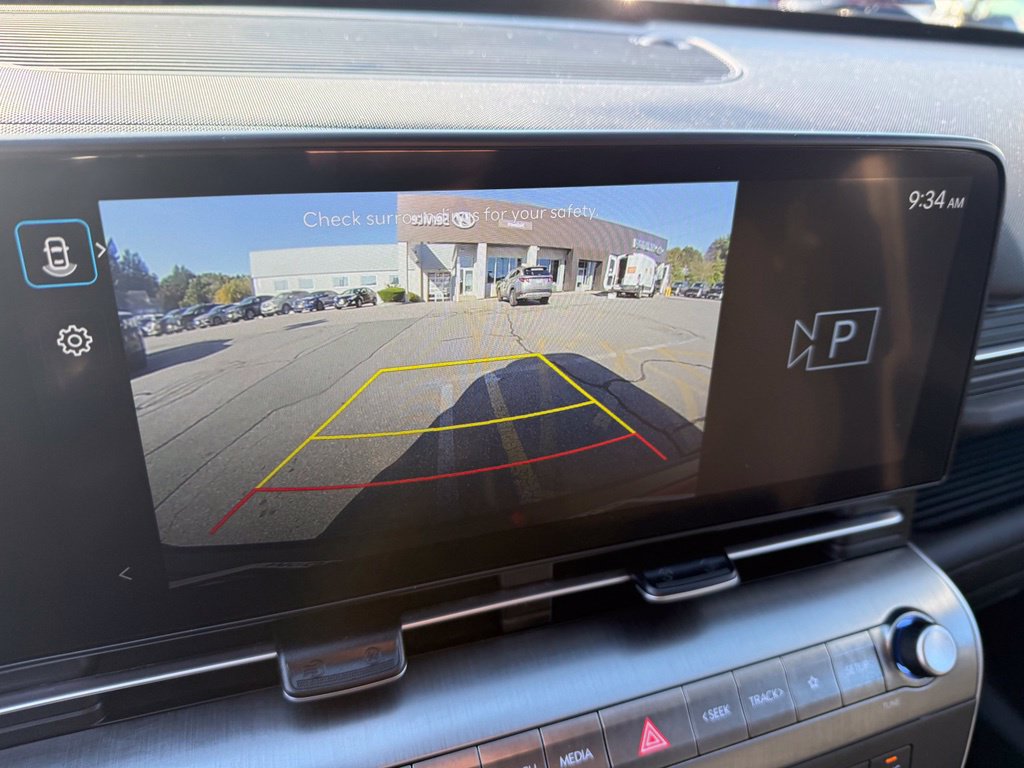 Certified 2024 Hyundai Kona SEL AWD/4WD image 32