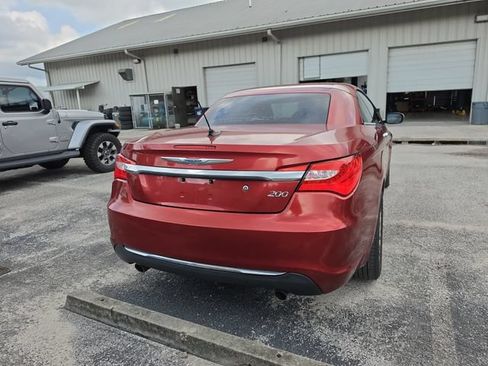 Used 2012 Chrysler 200 Limited FWD image 4