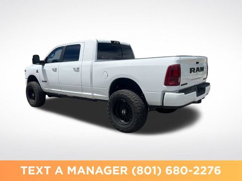 Used 2025 RAM 2500 Laramie AWD/4WD image 3