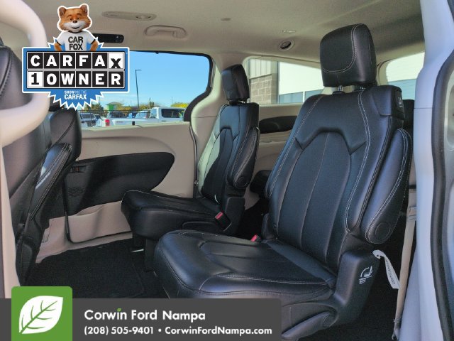 Used 2024 Chrysler Pacifica Touring-L FWD image 24