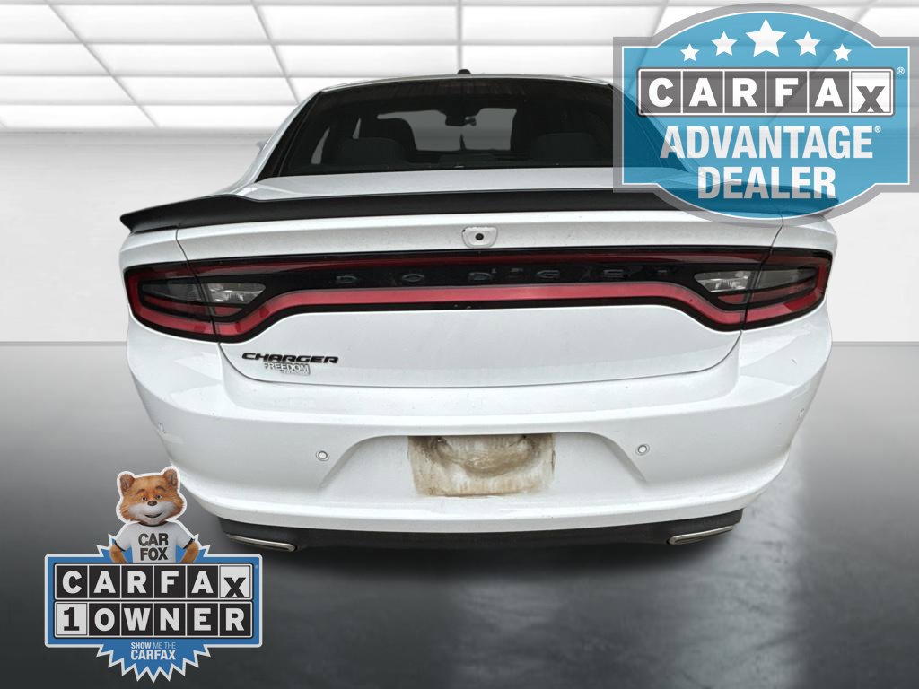 Used 2021 Dodge Charger SXT w/ Blacktop Package RWD image 5