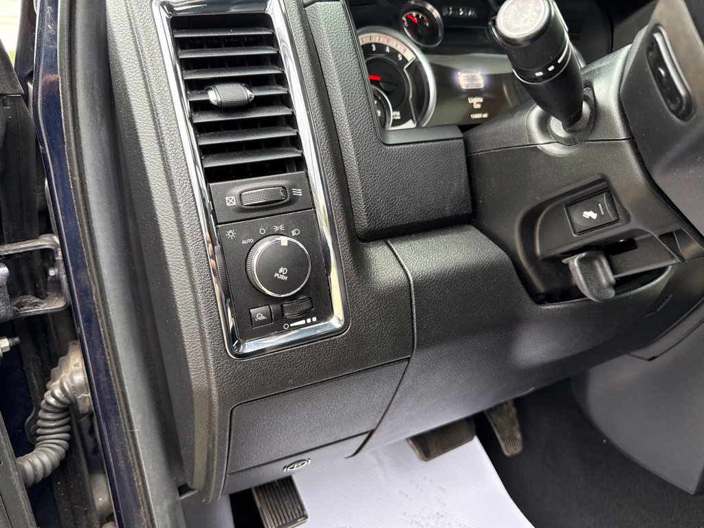 Used 2013 RAM 2500 Laramie w/ Convenience Group AWD/4WD image 30