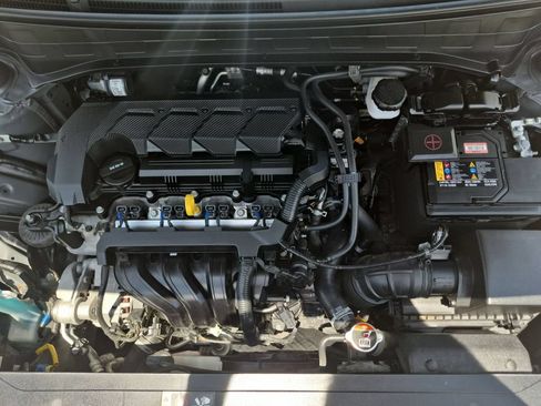Used 2025 Hyundai Venue SEL FWD image 34