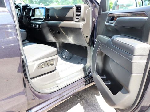 Used 2025 GMC Sierra 1500 SLT AWD/4WD image 15