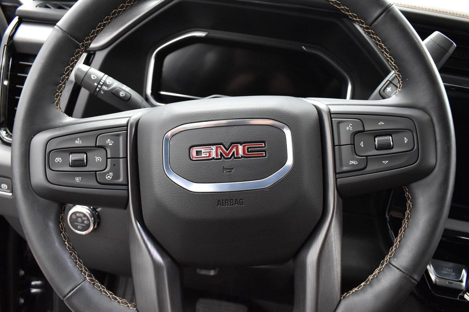 Used 2024 GMC Sierra 2500 AT4 w/ AT4 Premium Plus Package AWD/4WD image 16