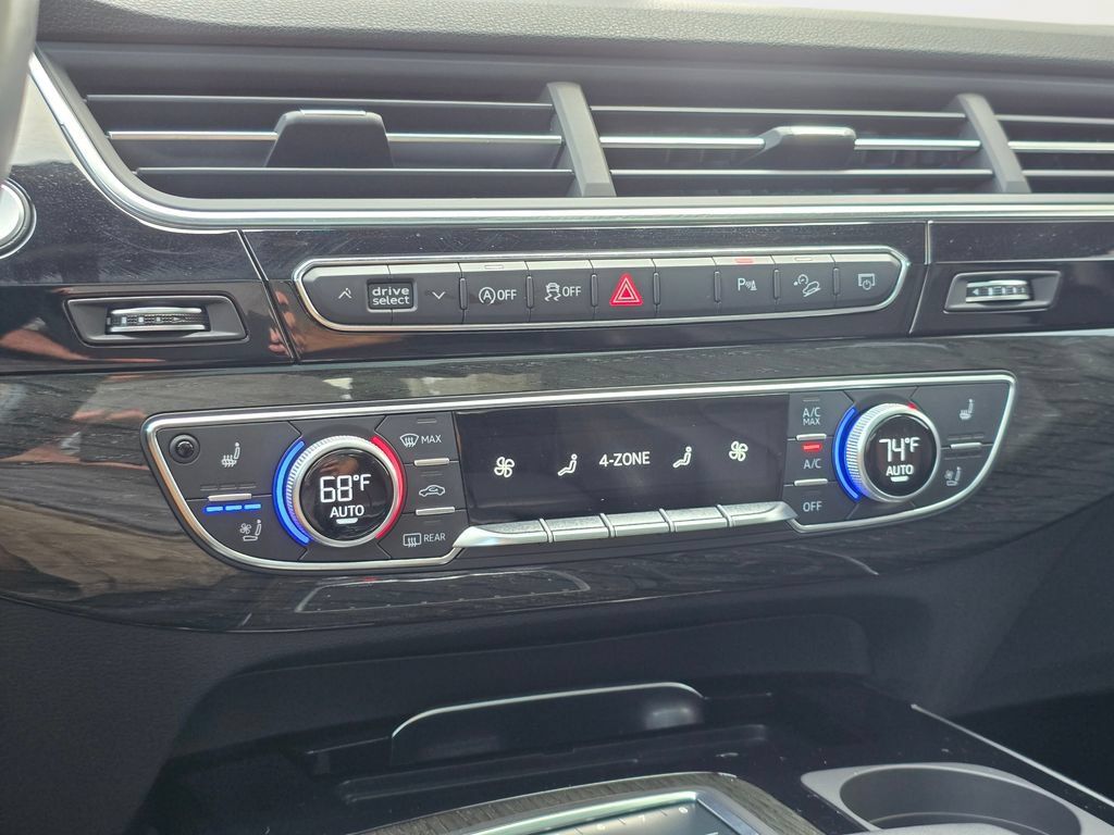 Used 2018 Audi Q7 3.0T Prestige w/ Prestige Package AWD/4WD image 25