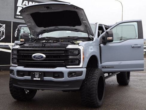 Used 2025 Ford F350 Platinum image 32