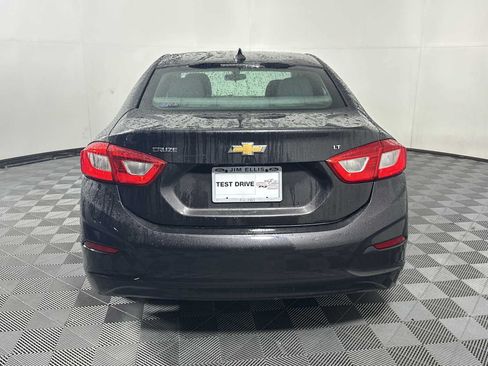 Used 2017 Chevrolet Cruze LT w/ Convenience Package FWD image 6