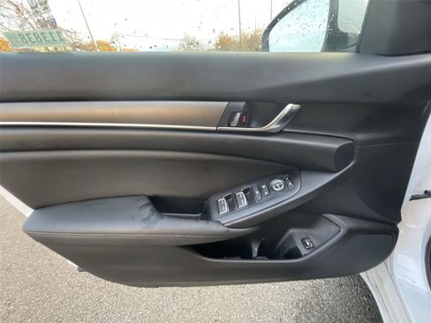 Used 2021 Honda Accord LX image 12