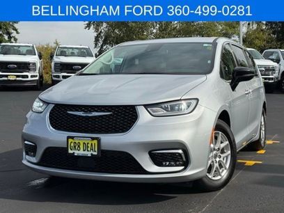 Used 2024 Chrysler Pacifica Touring-L