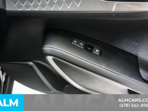 Used 2025 Kia Soul LX w/ LX Technology Package FWD image 34