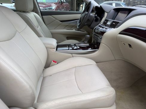 Used 2015 INFINITI Q70 3.7 RWD image 38
