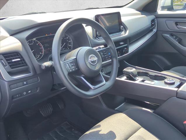 Used 2024 Nissan Rogue SV AWD/4WD image 9