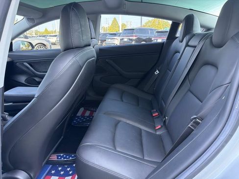 Used 2018 Tesla Model 3 Long Range RWD image 17