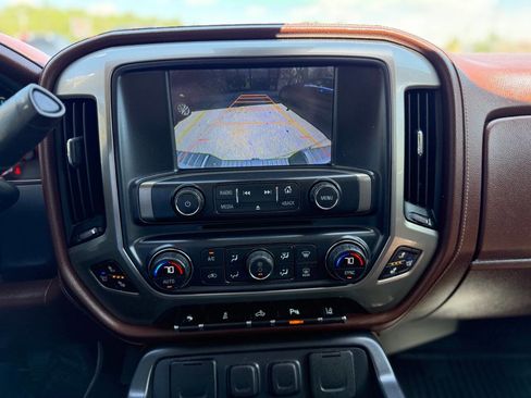 Used 2014 Chevrolet Silverado 1500 High Country w/ High Country Premium Package AWD/4WD image 20