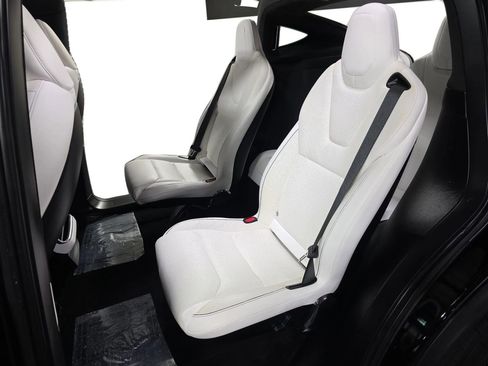 Used 2022 Tesla Model X Plaid image 10