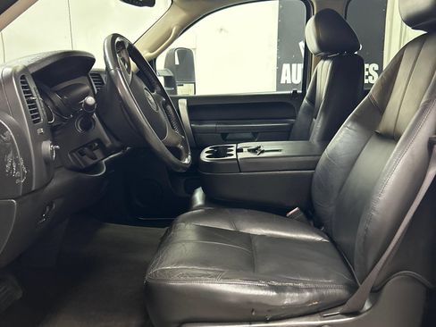 Used 2012 GMC Sierra 2500 SLE w/ SLE Preferred Package AWD/4WD image 8