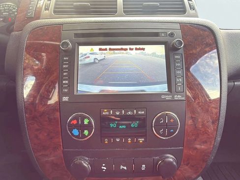 Used 2013 Chevrolet Suburban LTZ image 13