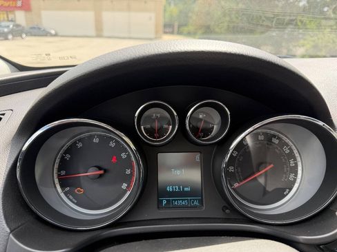 Used 2011 Buick Regal CXL w/ RL4 Preferred Equipment Group FWD image 12
