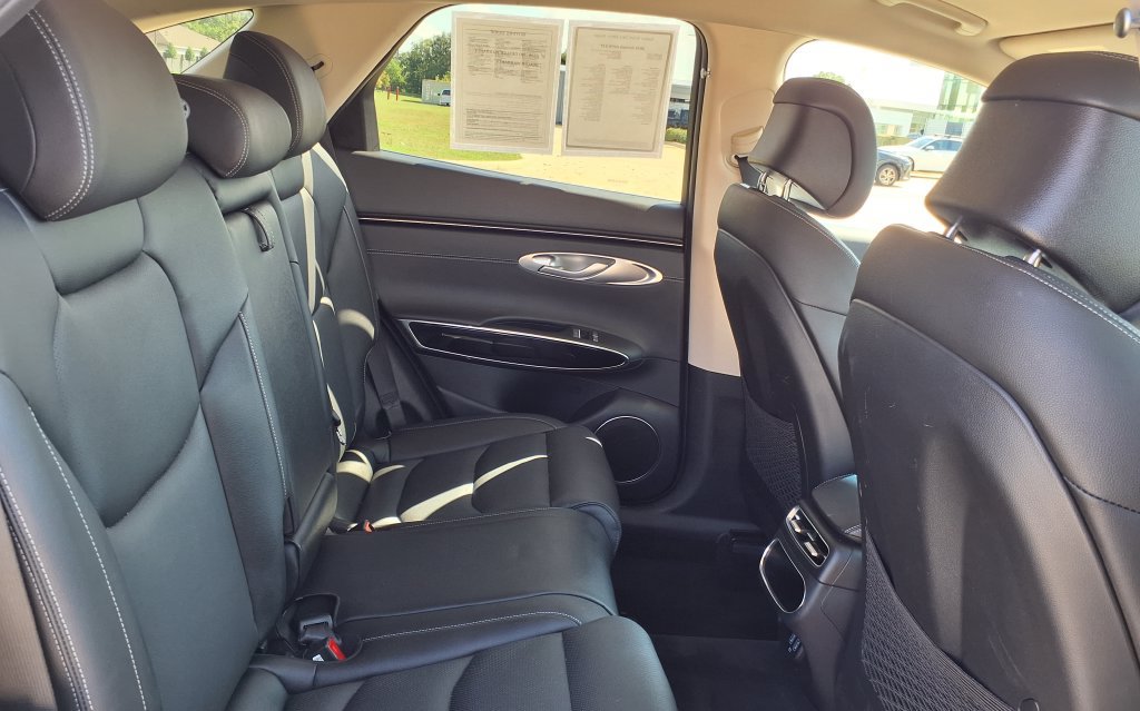 Used 2025 Genesis GV70 2.5T AWD/4WD image 16
