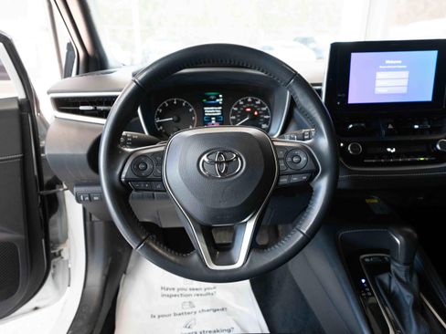 Used 2024 Toyota Corolla SE w/ SE Package image 21