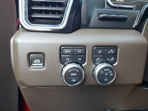 Used 2023 GMC Sierra 1500 Denali AWD/4WD image 30