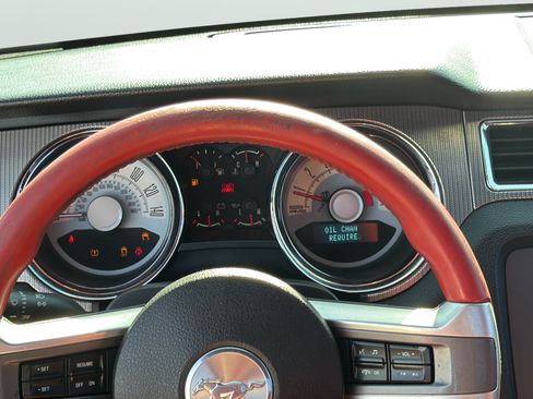 Used 2010 Ford Mustang GT RWD image 28