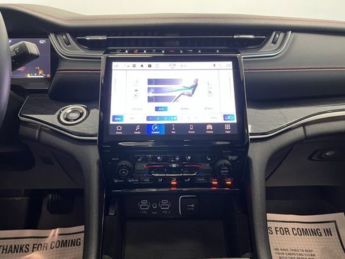 Used 2022 Jeep Grand Cherokee Trailhawk w/ Luxury Tech Group III image 12