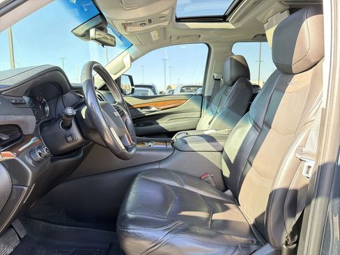 Used 2020 Cadillac Escalade Premium Luxury AWD/4WD image 11