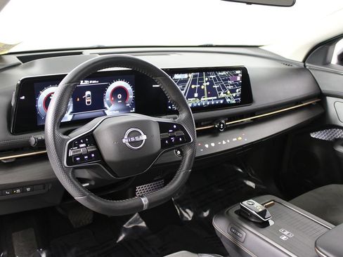 Used 2024 Nissan Ariya FWD image 31