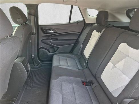Used 2024 Chevrolet Trax LS w/ LS Convenience Package FWD image 17