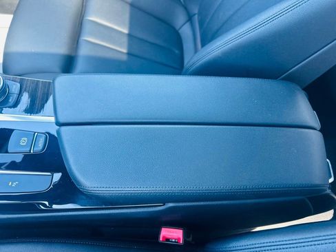 Used 2018 BMW 530i xDrive image 40