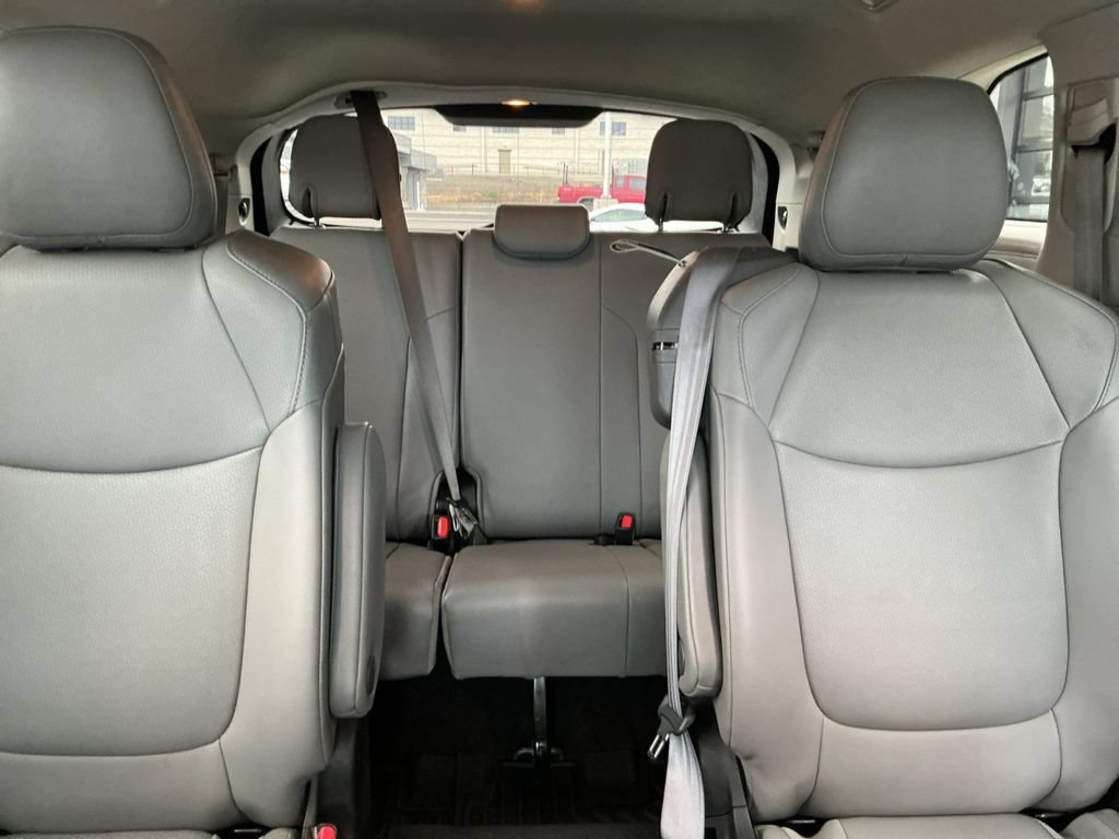 Used 2022 Toyota Sienna XLE FWD image 30