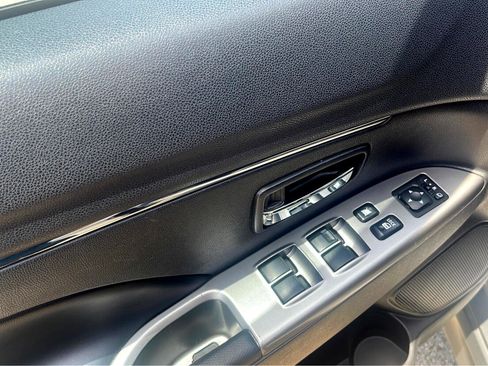 Used 2019 Mitsubishi Outlander Sport GT image 12