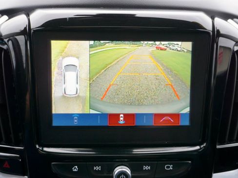 Used 2019 Chevrolet Traverse LT w/ LT Premium Package AWD/4WD image 13