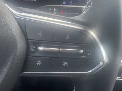 Used 2024 Chevrolet Equinox EV LT image 31