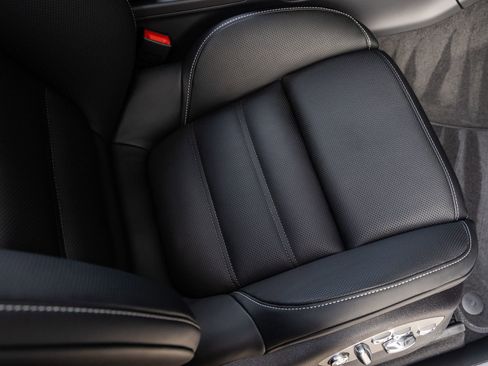 Certified 2026 Porsche Macan S AWD/4WD image 45