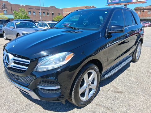 Used 2018 Mercedes-Benz GLE 350 w/ Premium 1 Package image 3