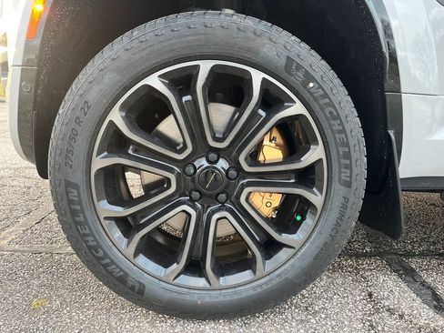 New 2026 Land Rover Defender 110 OCTA image 23