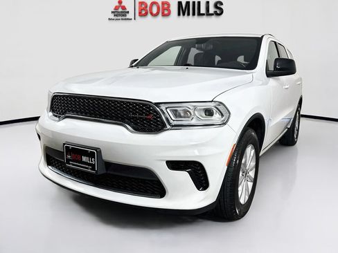 Used 2023 Dodge Durango SXT RWD image 3