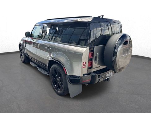 Used 2025 Land Rover Defender 110 X-Dynamic SE AWD/4WD image 5