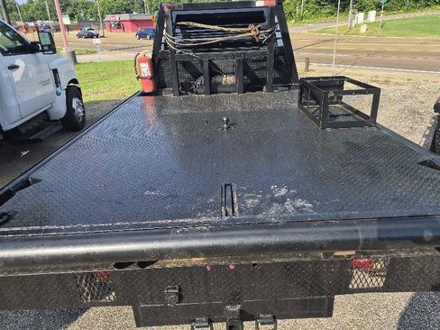 Used 2018 RAM 5500 Tradesman w/ Ambulance Prep Group AWD/4WD image 5